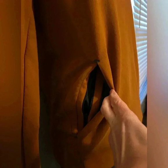 Old Navy Athletic Dynamic Fleece sz S, cognac, chestnut color - Picture 3 of 8